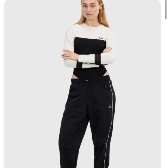 Ellesse Flutter Bodysuit - Picture 2 of 8